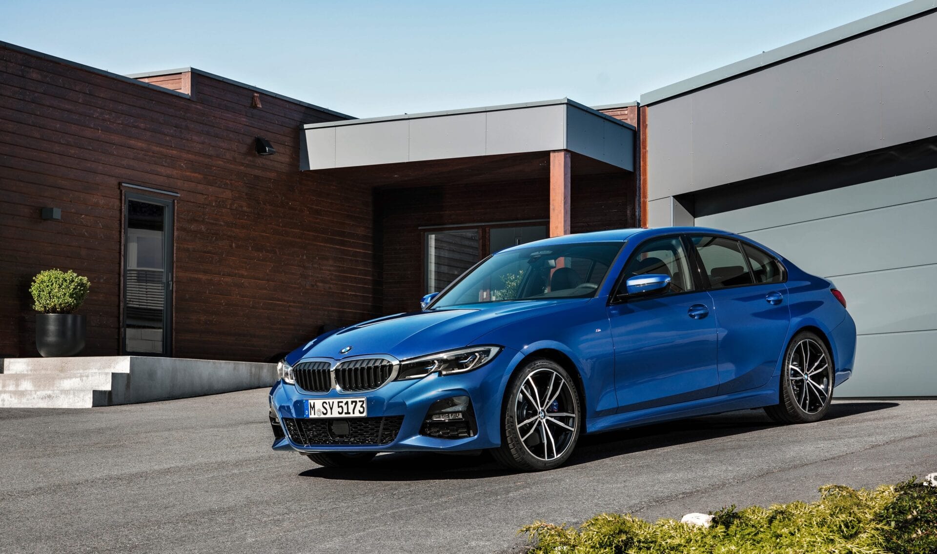 https://www.caetanocuzco.es/wp-content/uploads/2020/11/BMW-Serie-3-modelo-scaled.jpg